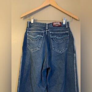 Vintage Foxtails Jeans 80’s straight leg denim fancy pockets
Footloose highrise